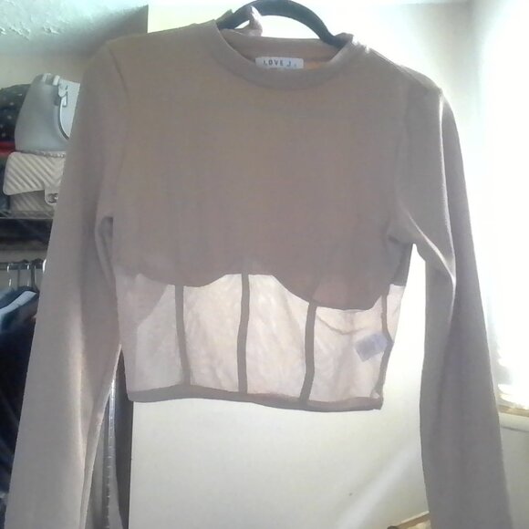 Cute crop top blouse - Picture 1 of 3